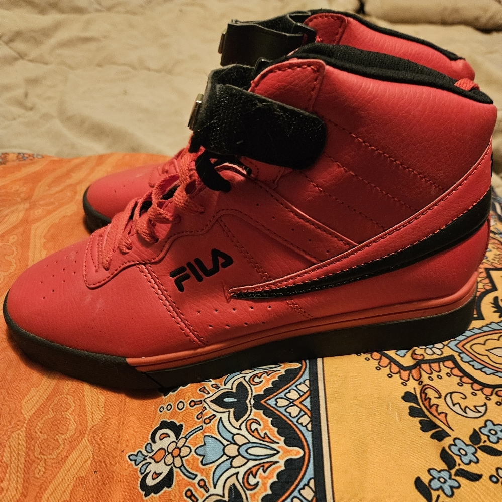 Mens red Fila size 71/2